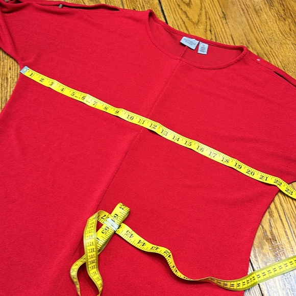 Easywear by Chico’s red top with cutout details on sleeves. Size 2 (Medium). - Picture 6 of 9